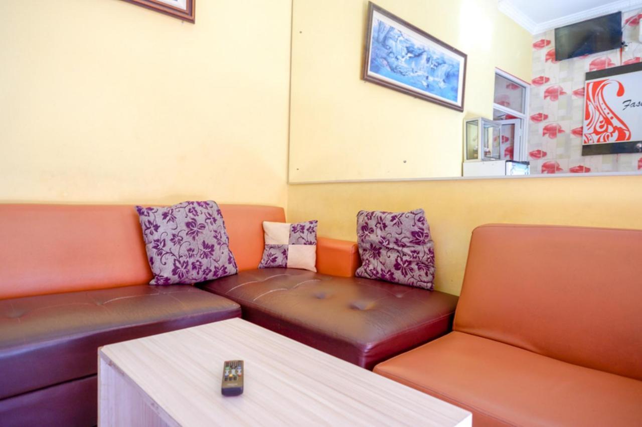 Pandawa Guest House At Ngaliyan Square Mitra Reddoorz Semarang Ngoại thất bức ảnh