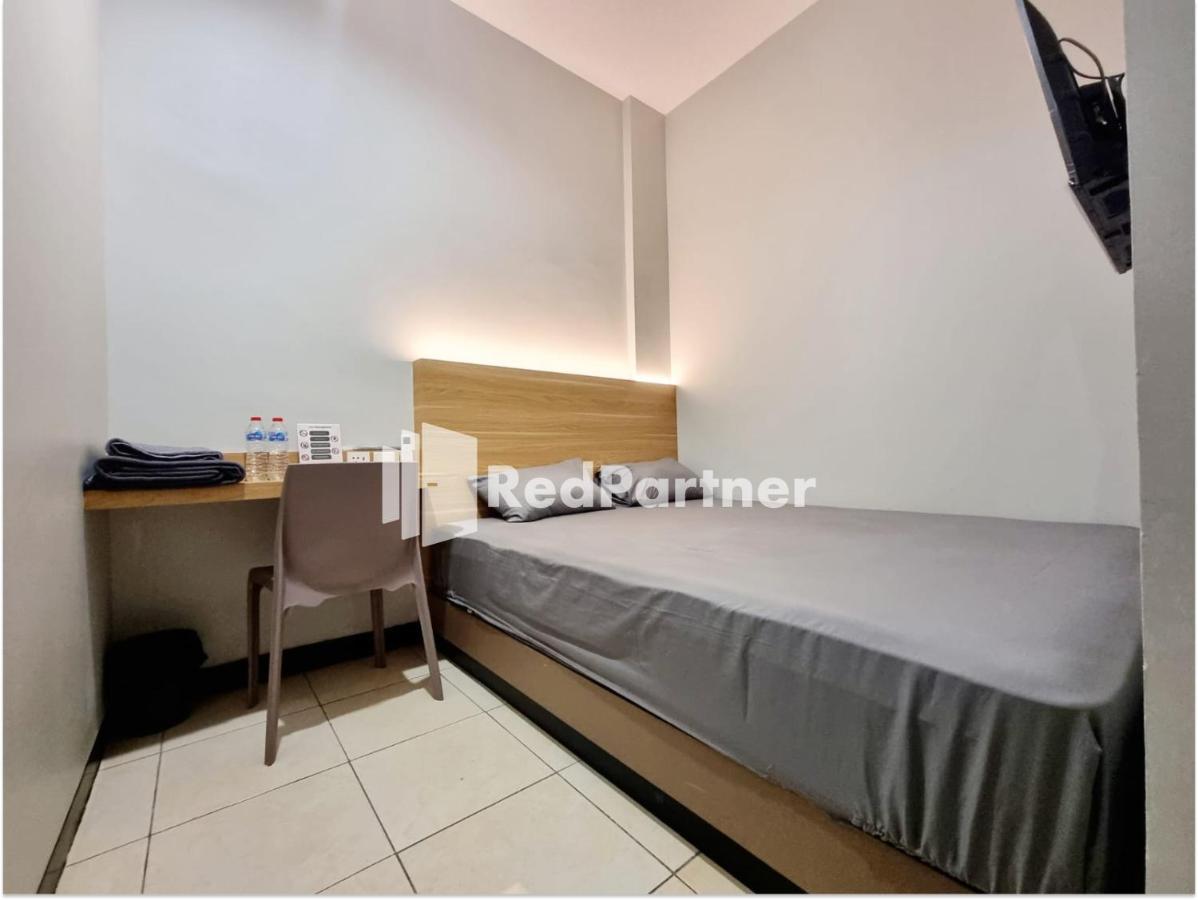 Pandawa Guest House At Ngaliyan Square Mitra Reddoorz Semarang Ngoại thất bức ảnh